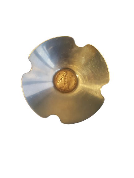 ash tray with 1 penny coin 1935