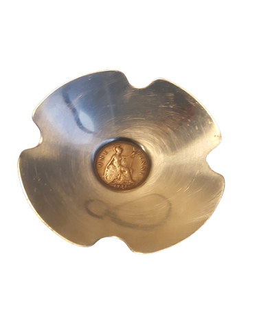 ash tray with 1 penny coin 1935